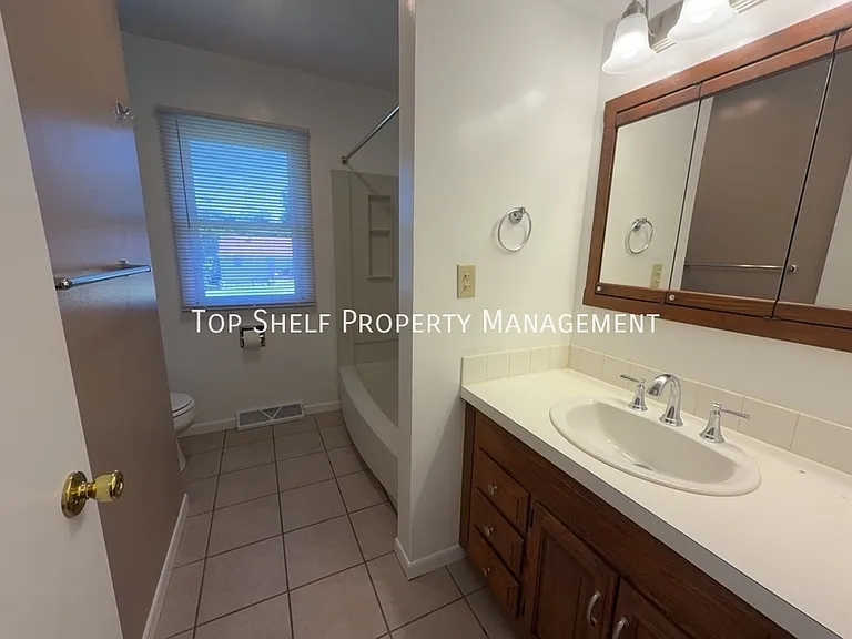 2752 Holcomb Ave — Photo 8