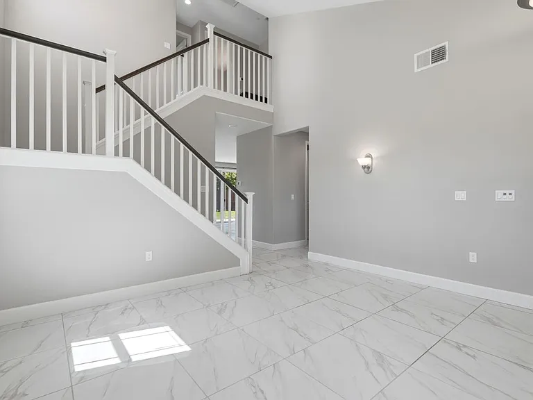 453 Diamond Peak Ln — Photo 6