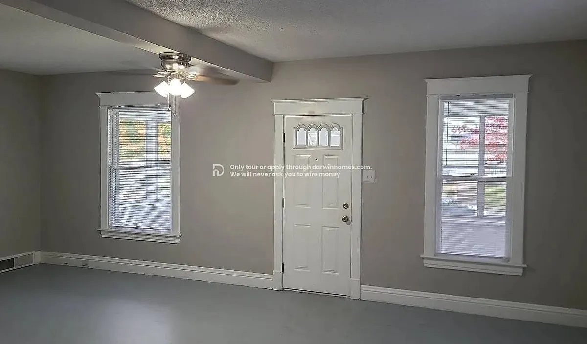 jpg - 215 E Donald St