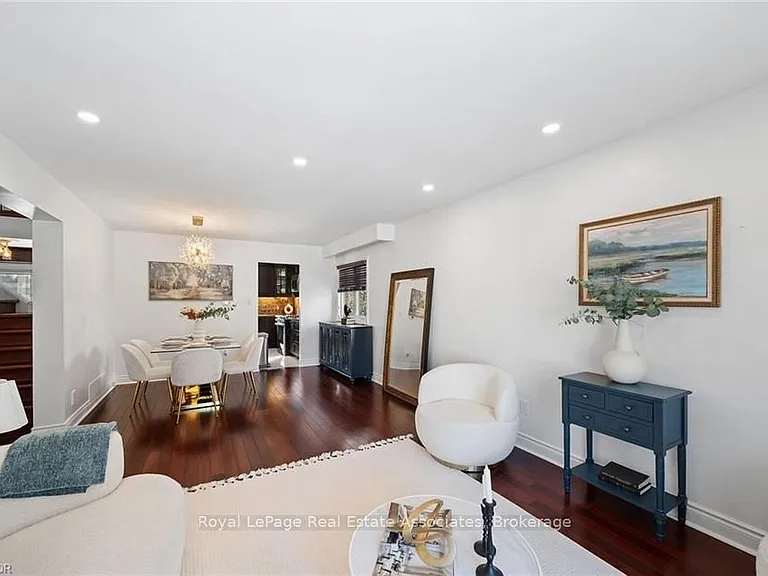1550 Woodeden Dr #UPPER — Photo 10