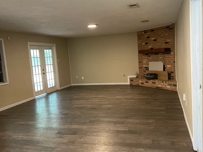 8847 Cedar Springs Ave — Photo 4