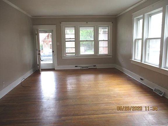2nd image of 915 Shamrock St