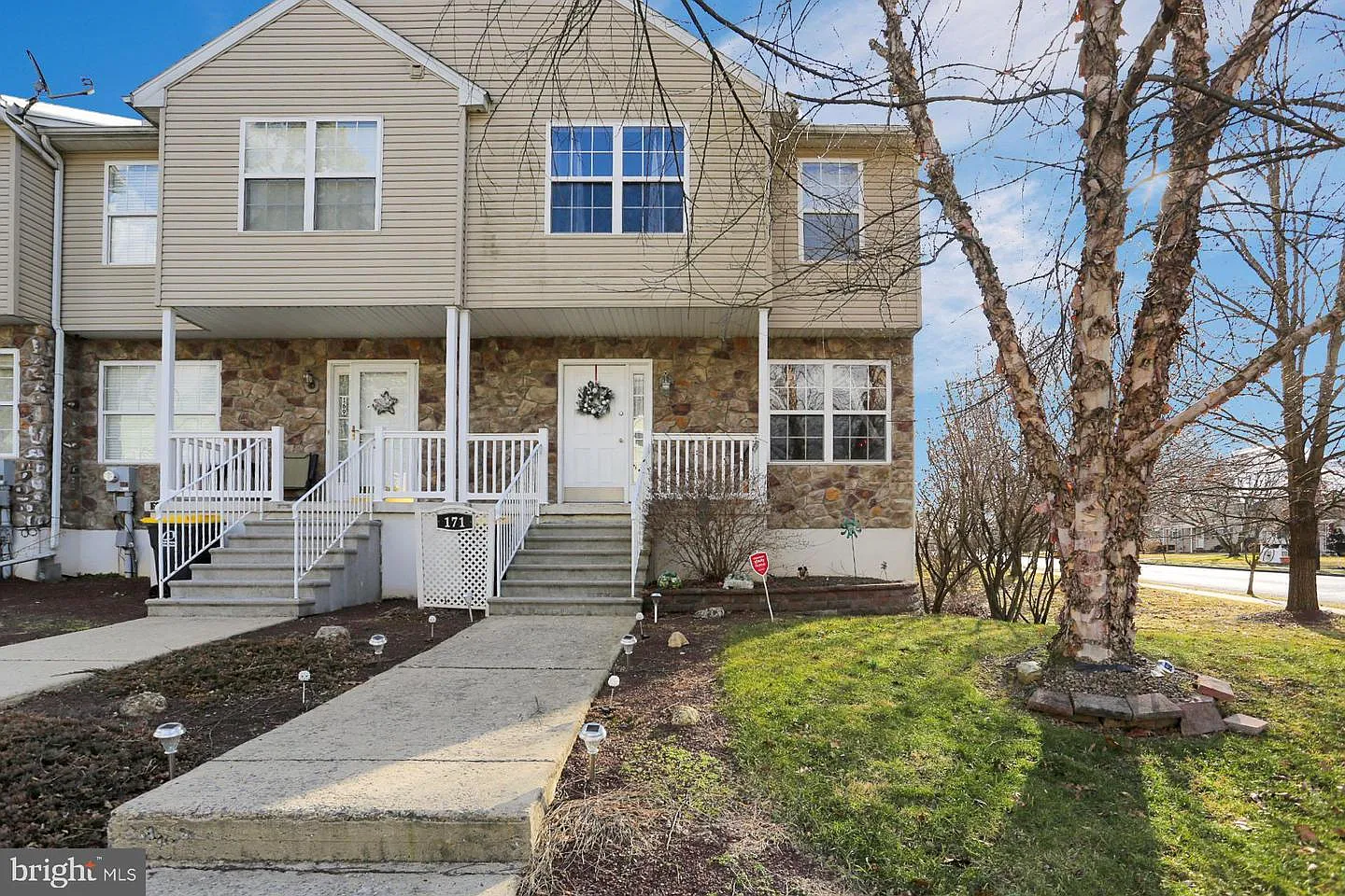 171 Beckley St photo 1
