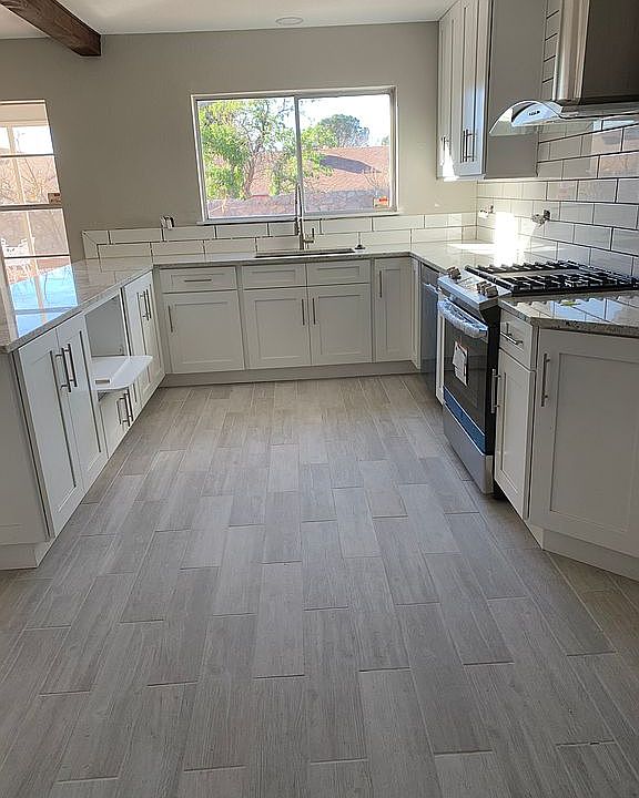 2nd image of 707 Agua Caliente Dr