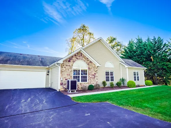 1365 Jefferson Way, Forest, VA 24551