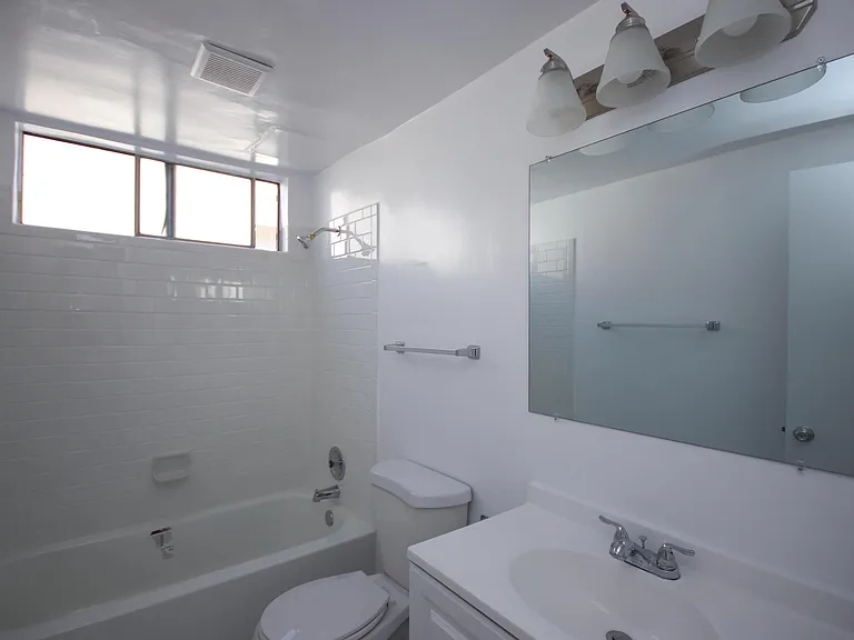 2505 W Grand Ave #B — Photo 14