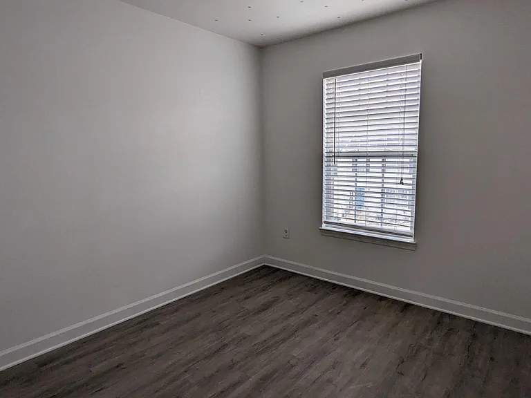 829 Gallows Ct — Photo 26