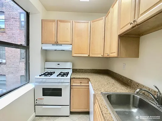 Rented by Sovereign Associates | media 9