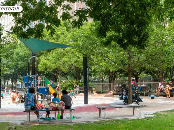 250 South End Avenue image 19 of 20