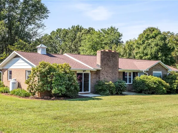 163 Lakewood Village Rd, Mocksville, NC 27028