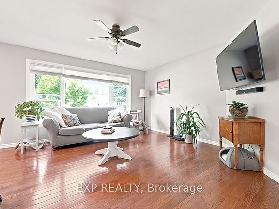 2nd image of 493 Fortington St