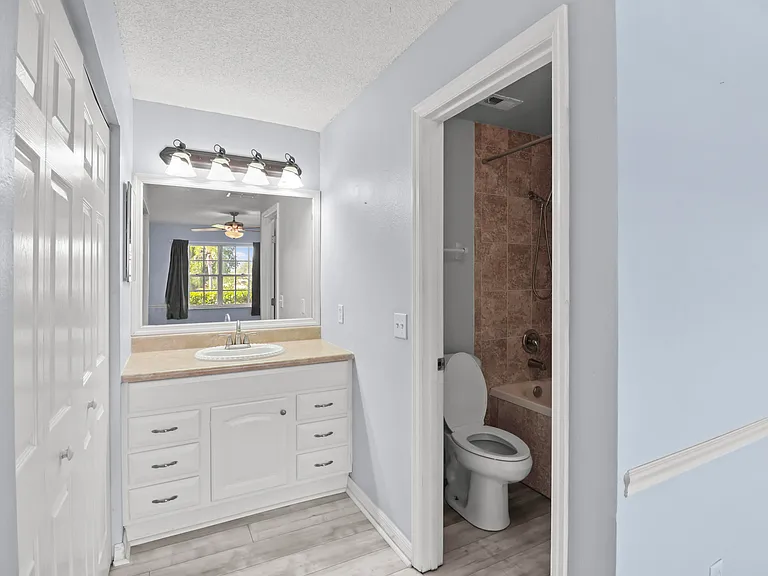 610 NW Billiar Ave — Photo 18