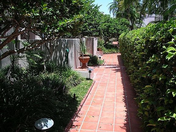 5th image of 4963 Bayshore Blvd