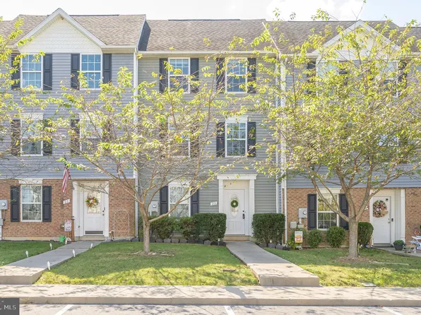 25 Envy Ct, Inwood, WV 25428