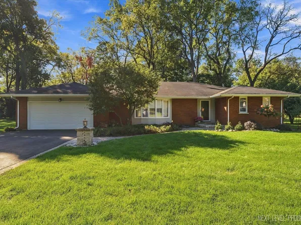 524 Waubonsee Trl, Batavia, IL 60510