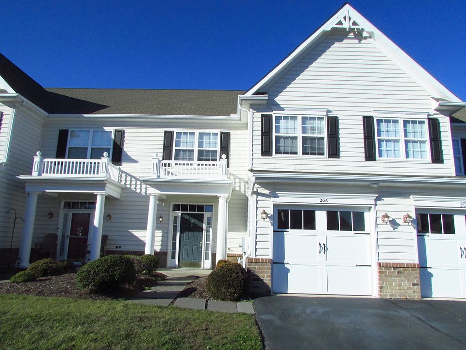 1st image of 206 W Bourne Way