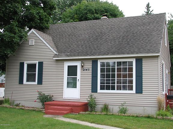 2nd image of 2145 Forest Hills Rd