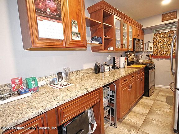 2nd image of 169 Cromwell Ave APT 1A