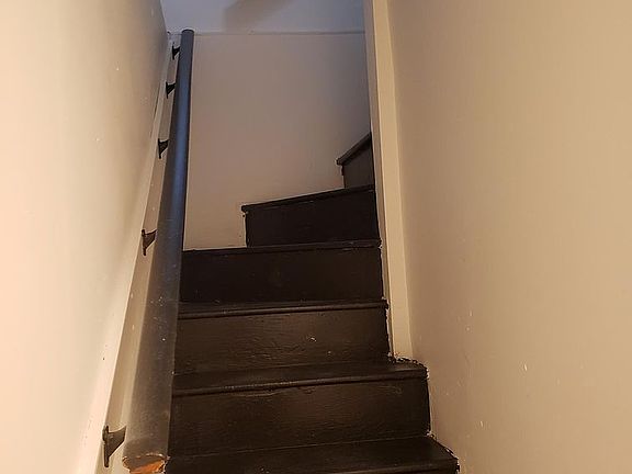 2nd image of 120 Encline Ct