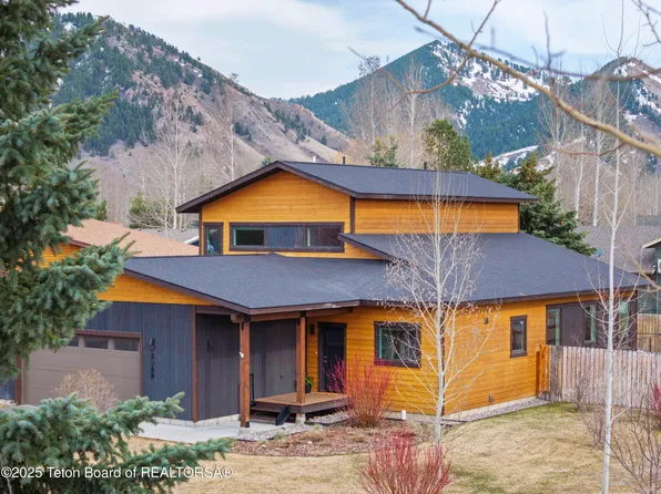 3048 Whitehouse Dr, Jackson, WY 83001