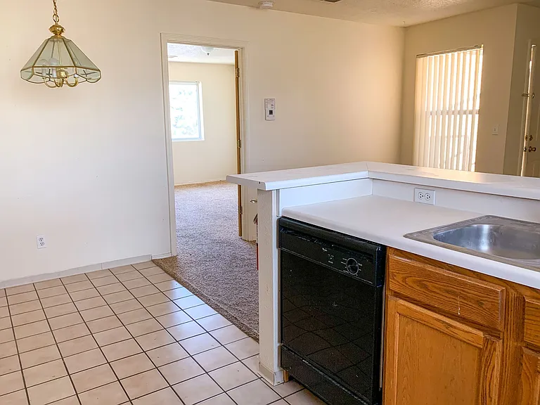 924 Valencia Dr SE — Photo 5