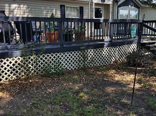 212 N Manry Ave, Groveton, TX 75845