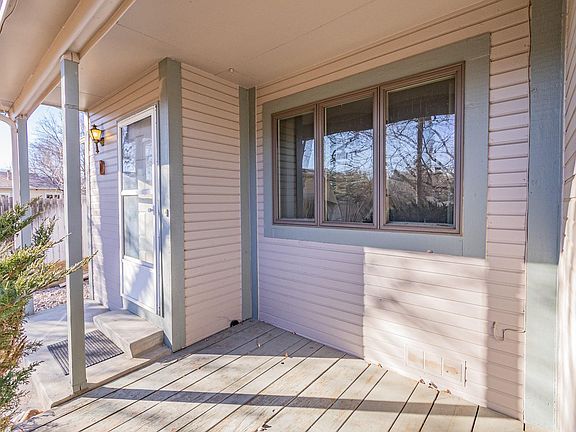 3rd image of 925 E Prospect Rd #D