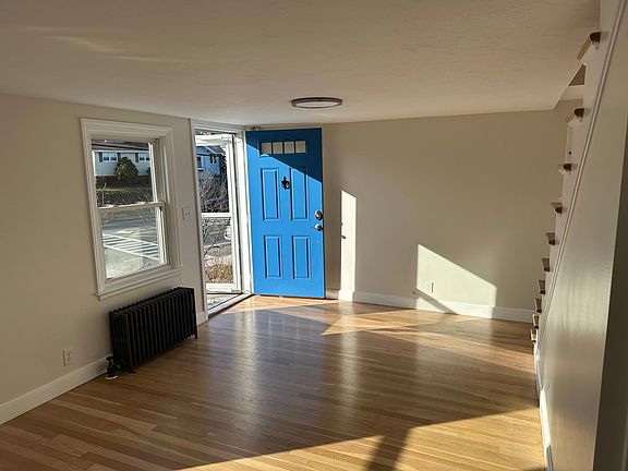 First Floor/Front door/Living Room