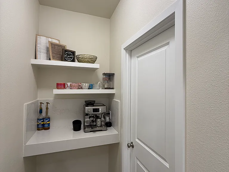 1740 Chinook Ave — Photo 5