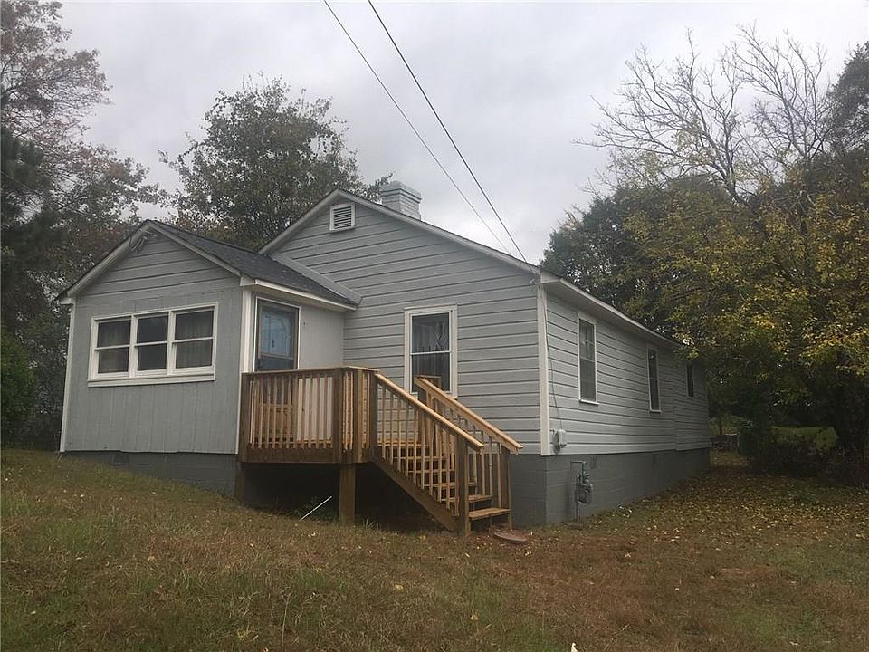 2nd image of 565 Fair Dr SW