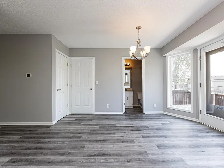 11246 N Madison Ave — Photo 10