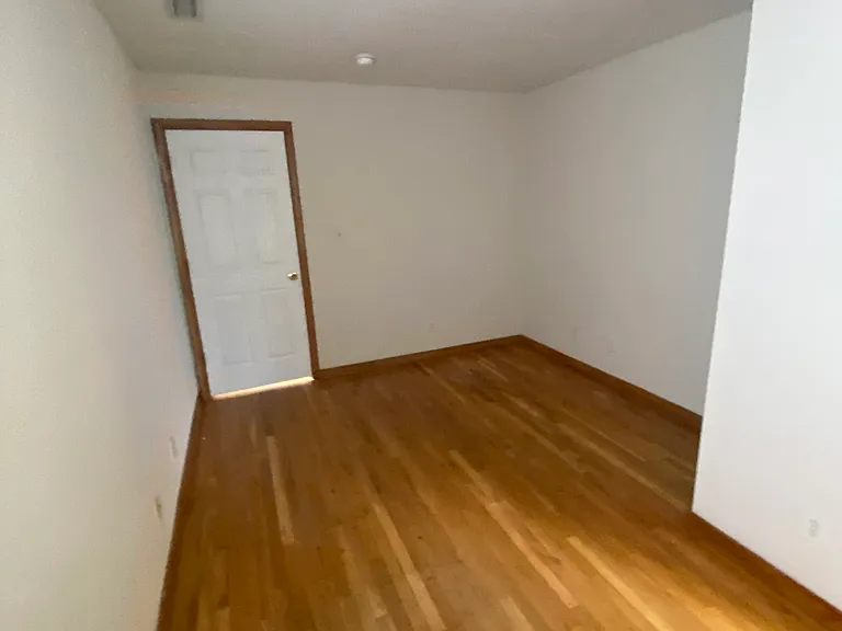 909 W Grace St #6 — Photo 15