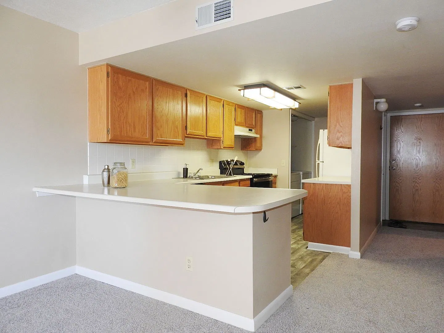 1 bed, 1.0 bath, 687 sqft, $1,595 — Photo 3