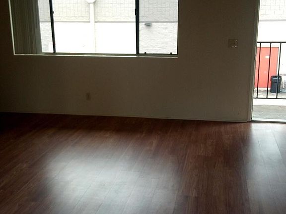 4th image of 1912 Wallace Ave #3