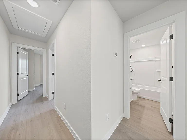 1407 S 5th St — Photo 15