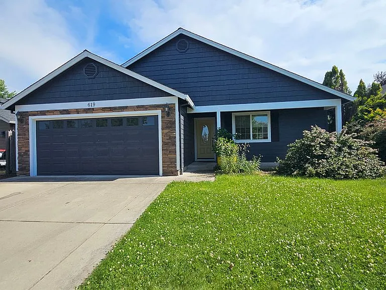 619 Marshall Ave — Photo 1