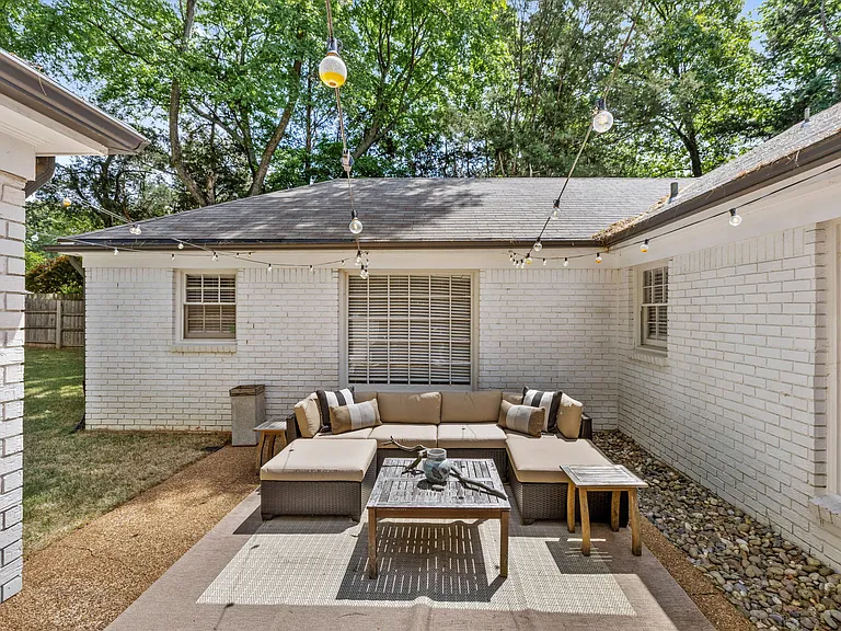 7270 Penbrook Cv — Photo 36