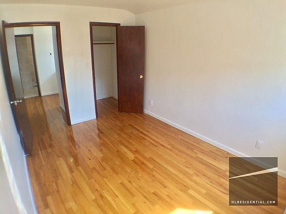 4th image of 2842 47th St #2