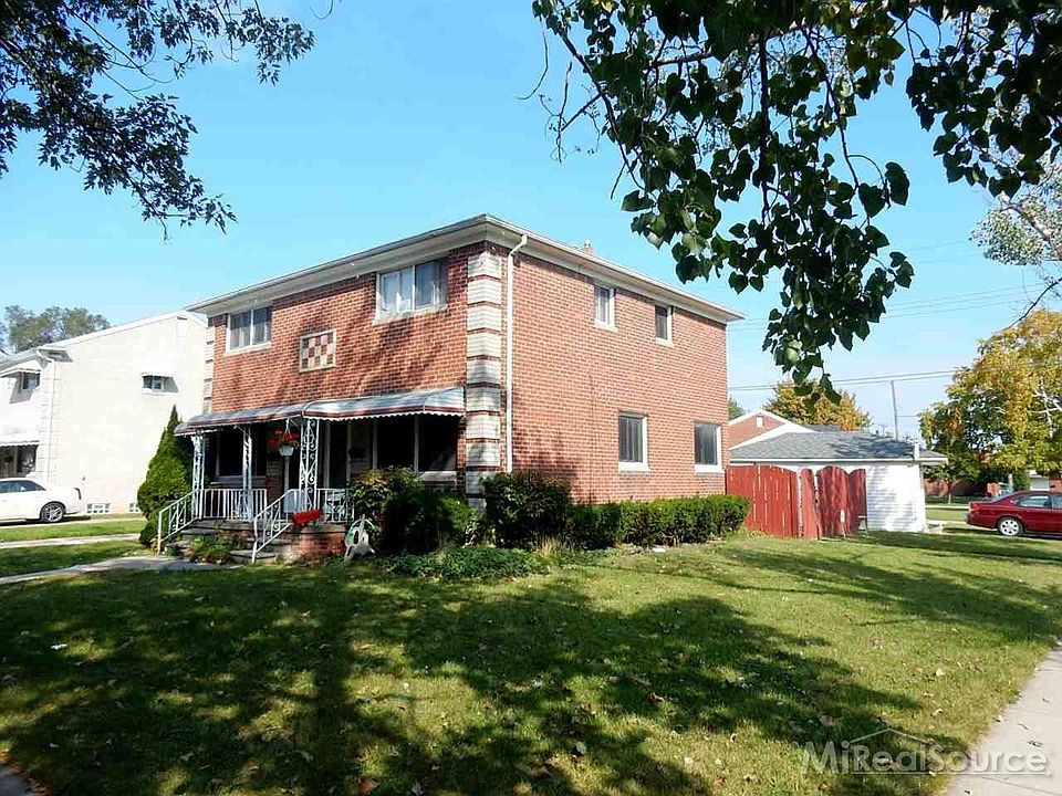 1st image of 26054 Pinehurst St