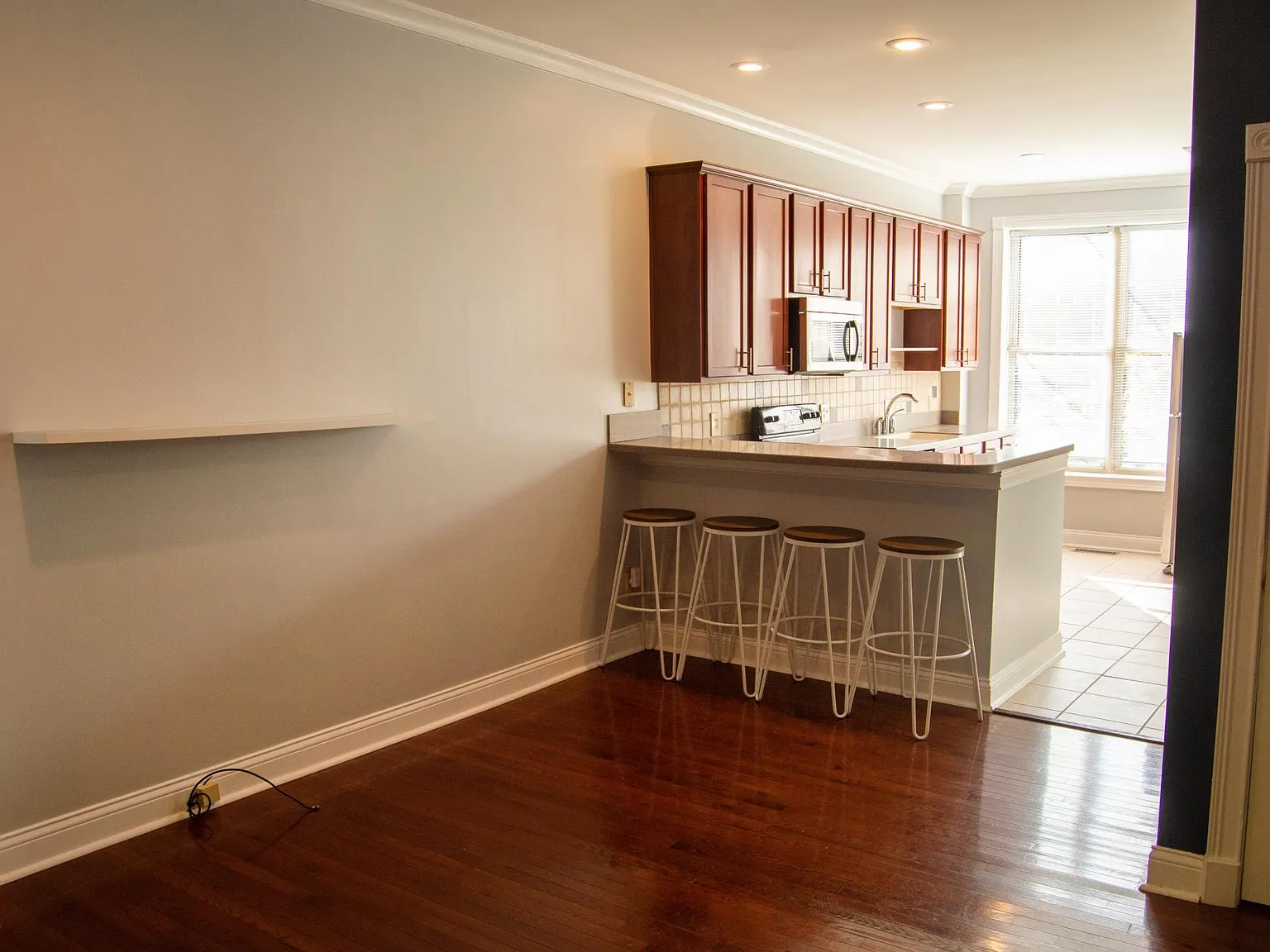 3 bed, 2.5 bath, 1500 sqft, $2,200 — Photo 4