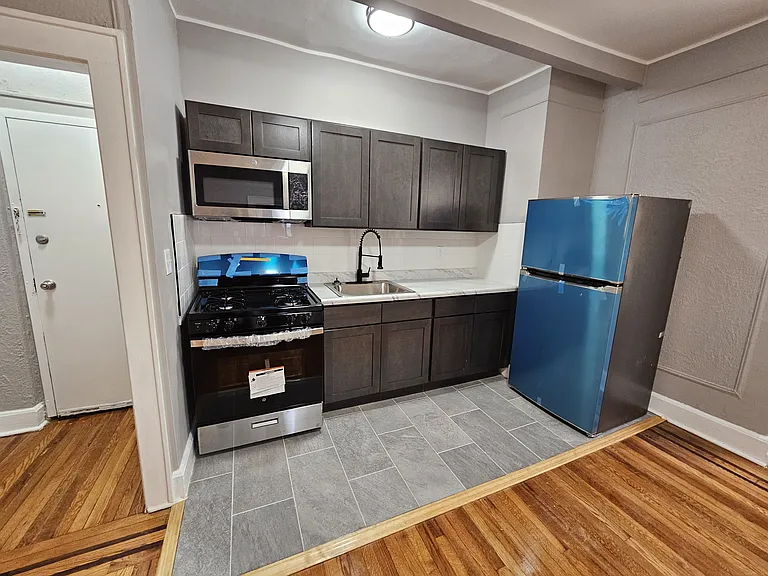 330 Elmora Ave #J — Photo 9
