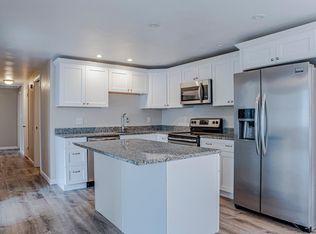 27 Blaney St, Swampscott, MA 01907