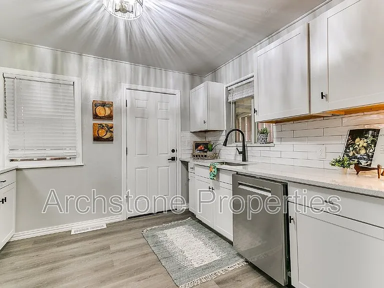 2617 NW 37th St — Photo 25