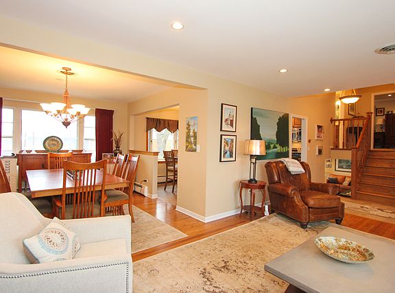 5th image of 913 Division St