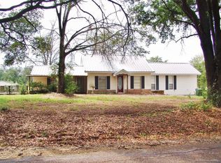 1106 S State St, Madisonville, TX 77864