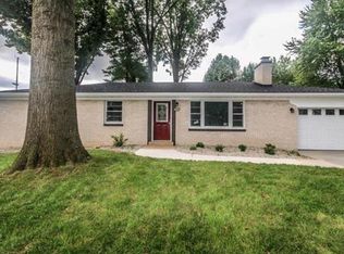 400 Hillcrest Dr, Lebanon, IL 62254