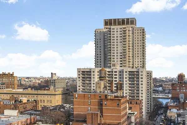 びる Photos: Exploring a new BeltLine-adjacent plaza like no