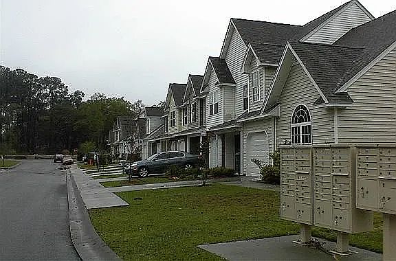 1st image of 402 Dante Cir #1