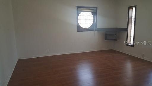 4th image of 4718 Beaumont St