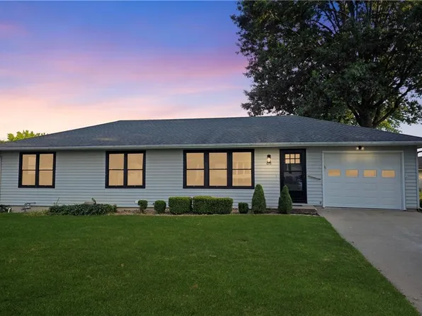 619 W 30th St, Higginsville, MO 64037